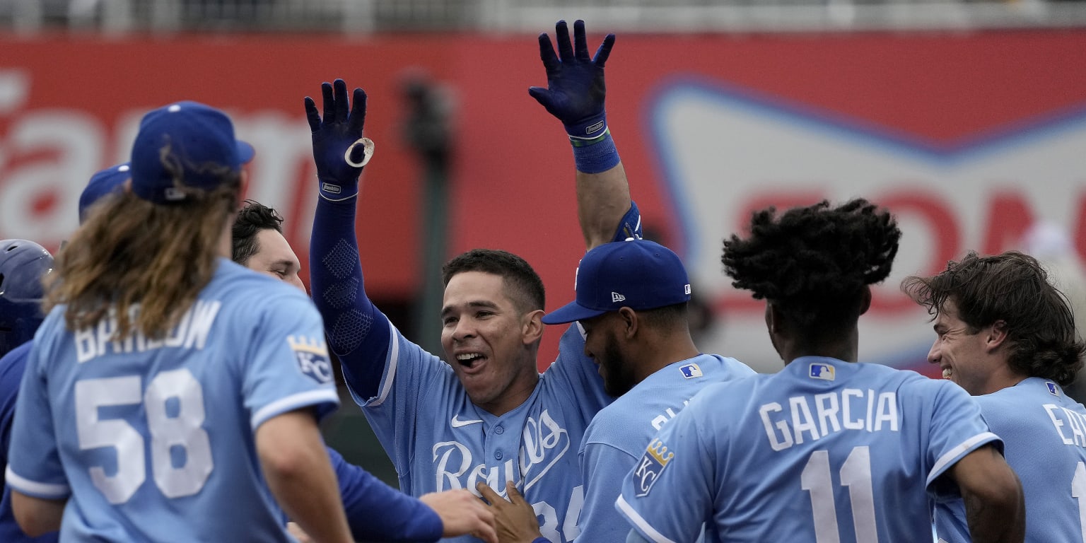 11th Inning Walk-Off Bunt Gives Brewers Victory Over Royals 11th Inning Walk-Off Bunt Gives Brewers Victory Over Royals