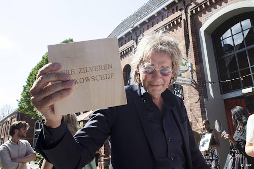 20 Jaar Later: Jiskefet Ontvangt Ere Zilveren Nipkowschijf 20 Jaar Later: Jiskefet Ontvangt Ere Zilveren Nipkowschijf