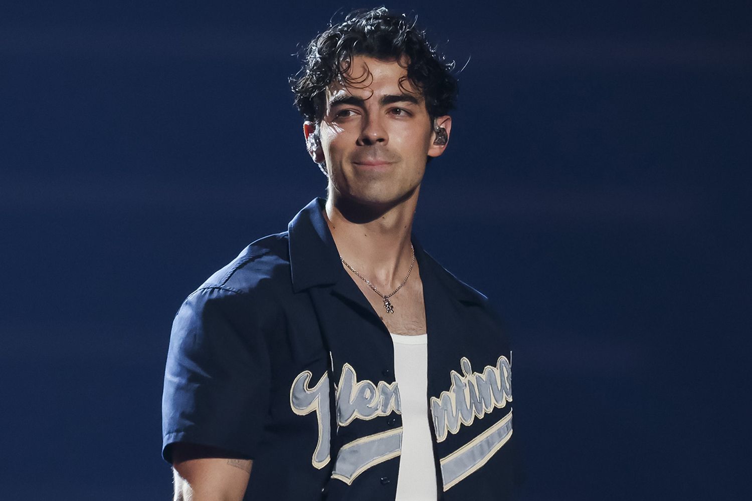 A Couple's Fight Over Joe Jonas: How He Handled It A Couple's Fight Over Joe Jonas: How He Handled It