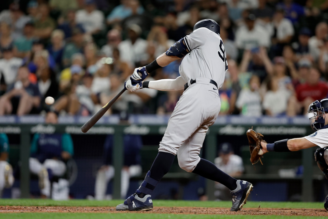 Aaron Judge Matches Babe Ruth's Legendary Yankees Home Run Record Aaron Judge Matches Babe Ruth's Legendary Yankees Home Run Record