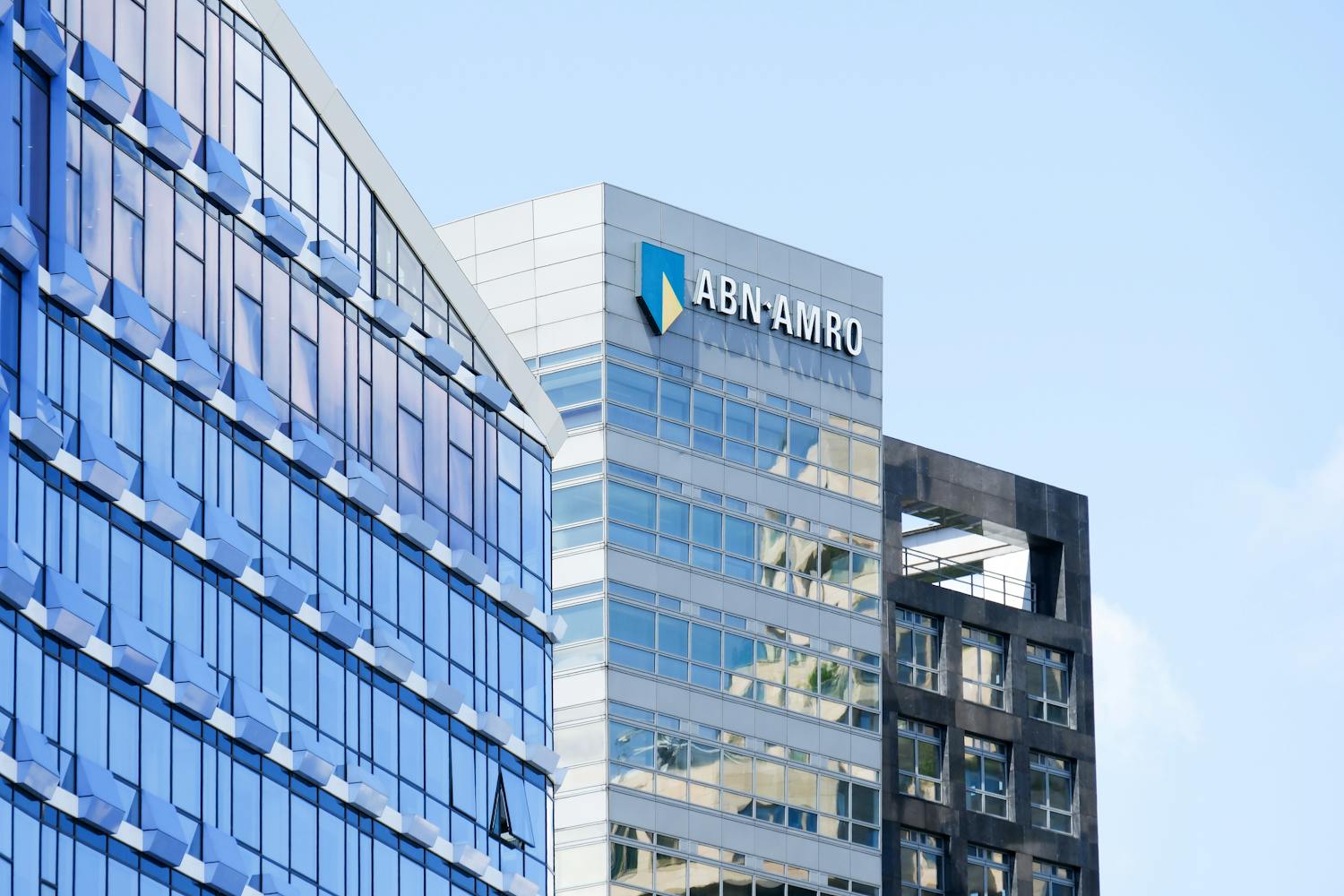 ABN Amro Waarschuwt: Voedingssector Te Afhankelijk Van Goedkope Arbeidsmigranten ABN Amro Waarschuwt: Voedingssector Te Afhankelijk Van Goedkope Arbeidsmigranten