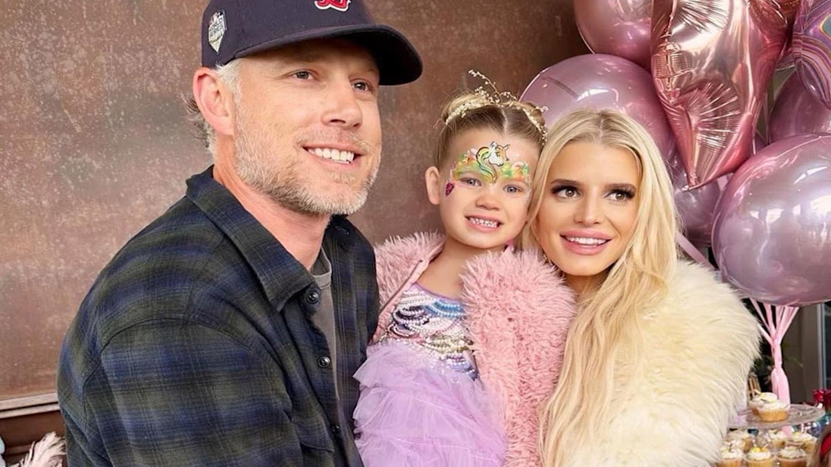 Adorable! Jessica Simpson And 6-Year-Old Birdie In Matching Yellow Swimwear Adorable! Jessica Simpson And 6-Year-Old Birdie In Matching Yellow Swimwear