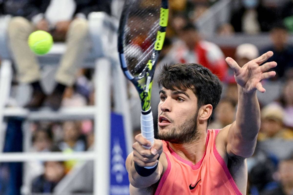 Alcaraz Defeats Sinner, Claims Italian Open Title Alcaraz Defeats Sinner, Claims Italian Open Title