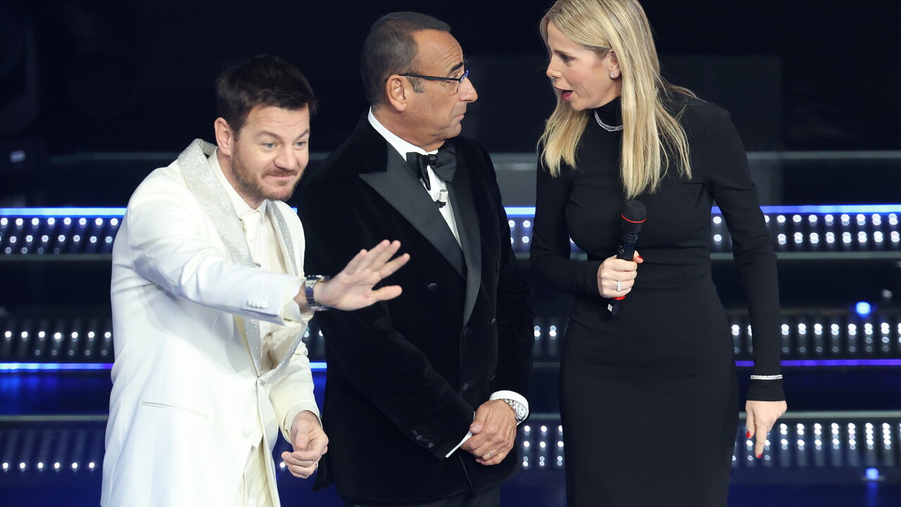 Alessia Marcuzzi E Mara Venier: Scontro Imbarazzante? Il Pubblico Si Indigna Alessia Marcuzzi E Mara Venier: Scontro Imbarazzante? Il Pubblico Si Indigna