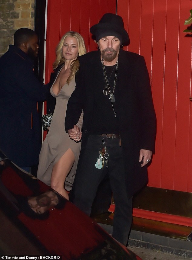 Ali Larter And Billy Bob Thornton's Relationship: A Look At Their Unconventional Love Ali Larter And Billy Bob Thornton's Relationship: A Look At Their Unconventional Love