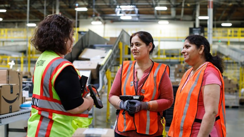 Amazon Warehouse Closures: Quebec Union Takes Legal Action Amazon Warehouse Closures: Quebec Union Takes Legal Action