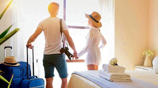 American Revenge Travel Boom Ends: Economic Anxiety And Uncertainty