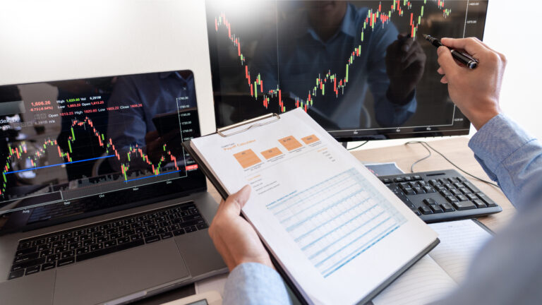 Amerikaanse Beurs In De Min, AEX Blijft Positief: Redenen En Vooruitzichten Amerikaanse Beurs In De Min, AEX Blijft Positief: Redenen En Vooruitzichten