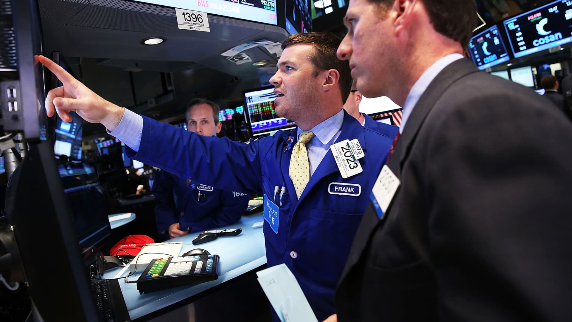 Amsterdam Stock Index Plunges Over 4%, Hitting One-Year Low Amsterdam Stock Index Plunges Over 4%, Hitting One-Year Low