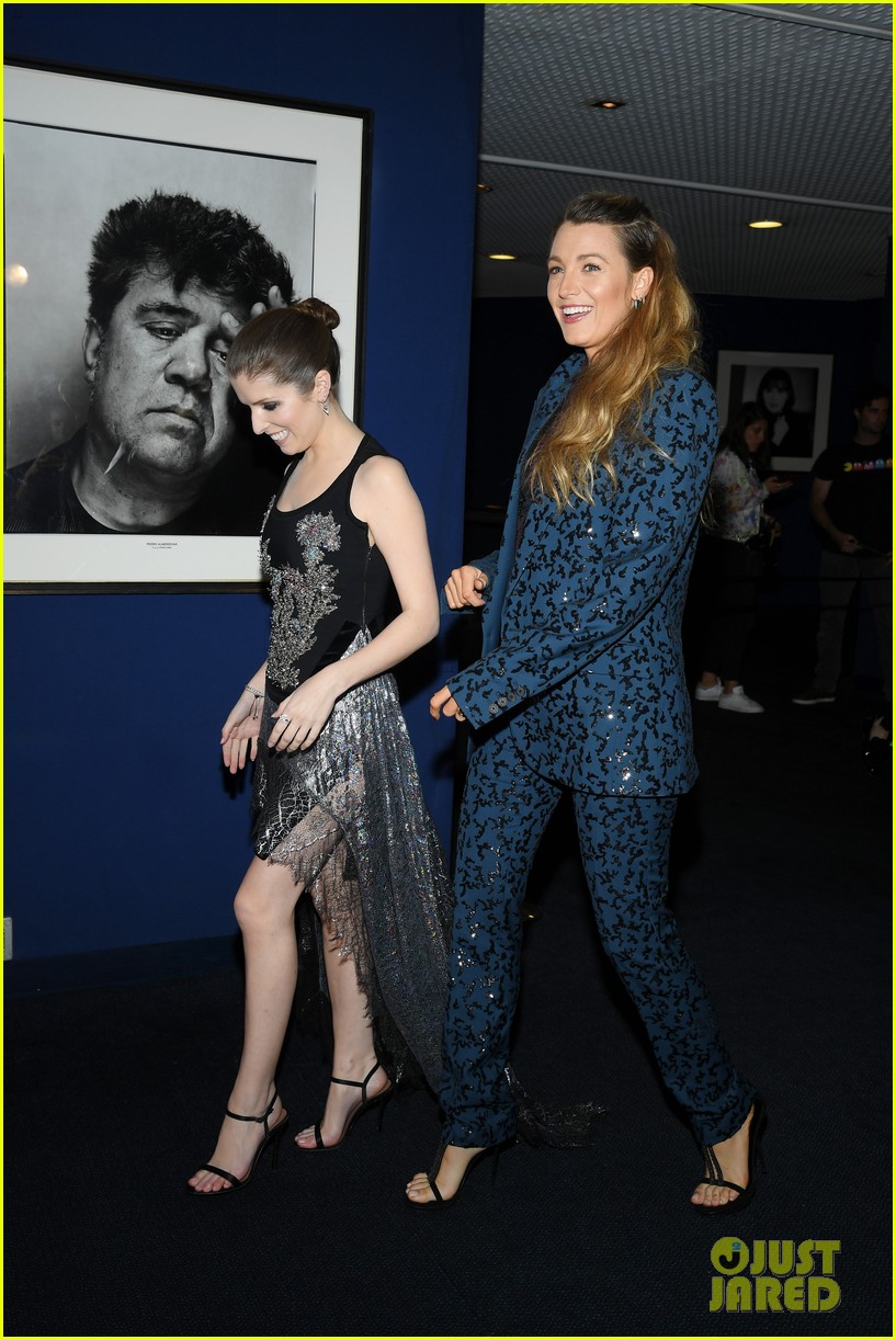 Anna Kendrick And Blake Lively: A Look At Their Premiere Night Interaction At Another Simple Favor Anna Kendrick And Blake Lively: A Look At Their Premiere Night Interaction At Another Simple Favor