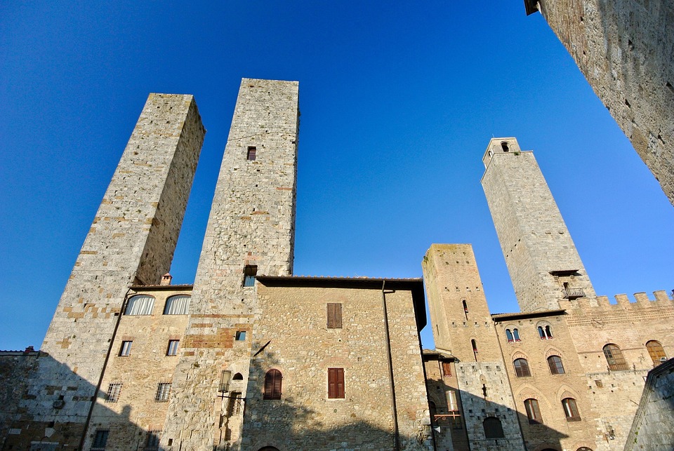 Architecture Toscane Et Charme Italien À [Nom De La Ville]