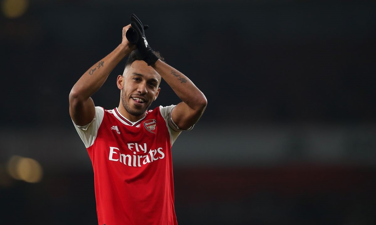 Arsenali Akuzohet Për Shkelje Të Rregullores Së UEFA-s Në Ndeshjen Me PSG Arsenali Akuzohet Për Shkelje Të Rregullores Së UEFA-s Në Ndeshjen Me PSG