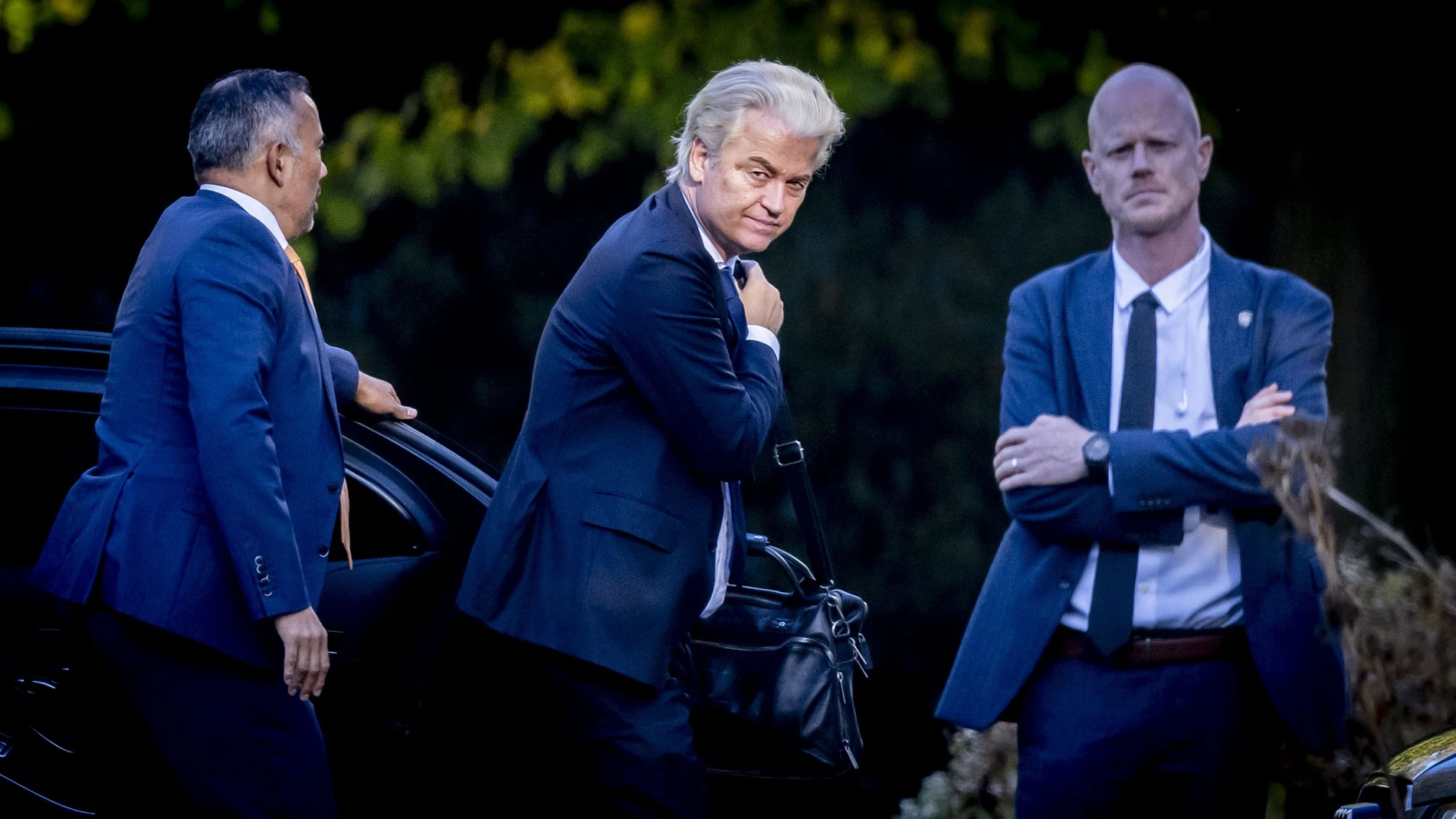 Asylum Volunteer Honors Blocked By PVV Minister: A Political Standoff Asylum Volunteer Honors Blocked By PVV Minister: A Political Standoff