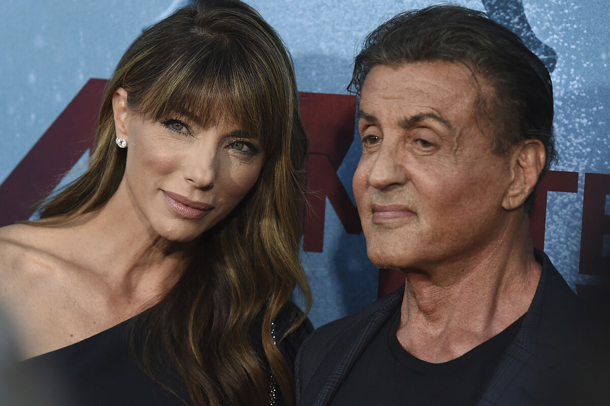 Atelier D'artiste : Visite Exceptionnelle De Sylvester Stallone Atelier D'artiste : Visite Exceptionnelle De Sylvester Stallone