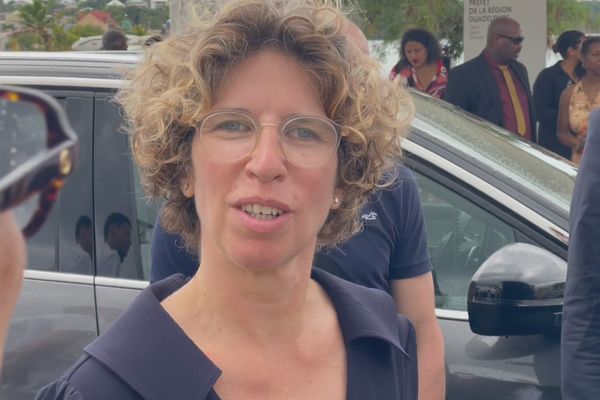 Attaques Contre Les Prisons : La Visite Ministérielle En Isère, Un Simple Numéro De Cirque ?