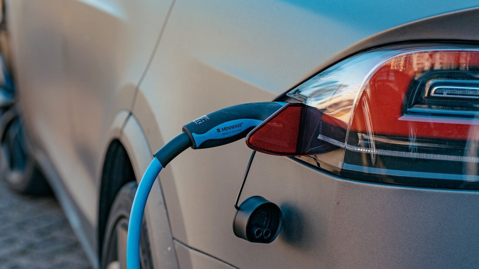 Auto Dealers Double Down On Opposition To EV Sales Requirements Auto Dealers Double Down On Opposition To EV Sales Requirements