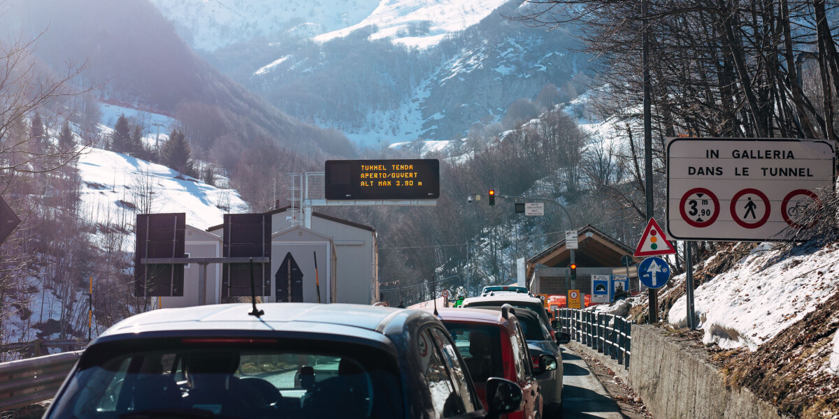 Avoid French Traffic Jams This Weekend: Best Routes Avoid French Traffic Jams This Weekend: Best Routes