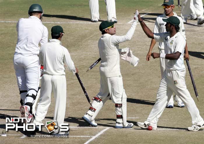 Bangladesh Battles Back Against Zimbabwe In First Test Bangladesh Battles Back Against Zimbabwe In First Test