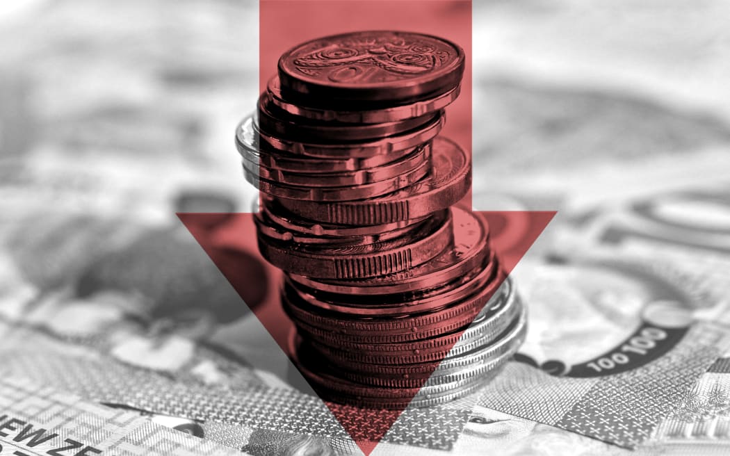 Bank Of Canada Rate Cuts: Economists Predict Renewed Cuts Amidst Tariff Job Losses Bank Of Canada Rate Cuts: Economists Predict Renewed Cuts Amidst Tariff Job Losses