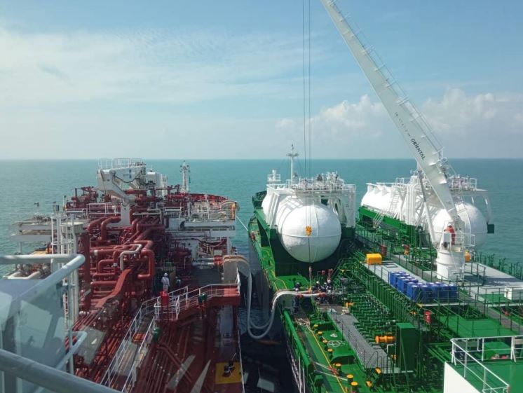 Barcelona Cruise Port: Shell's LNG Bunkering Services Barcelona Cruise Port: Shell's LNG Bunkering Services
