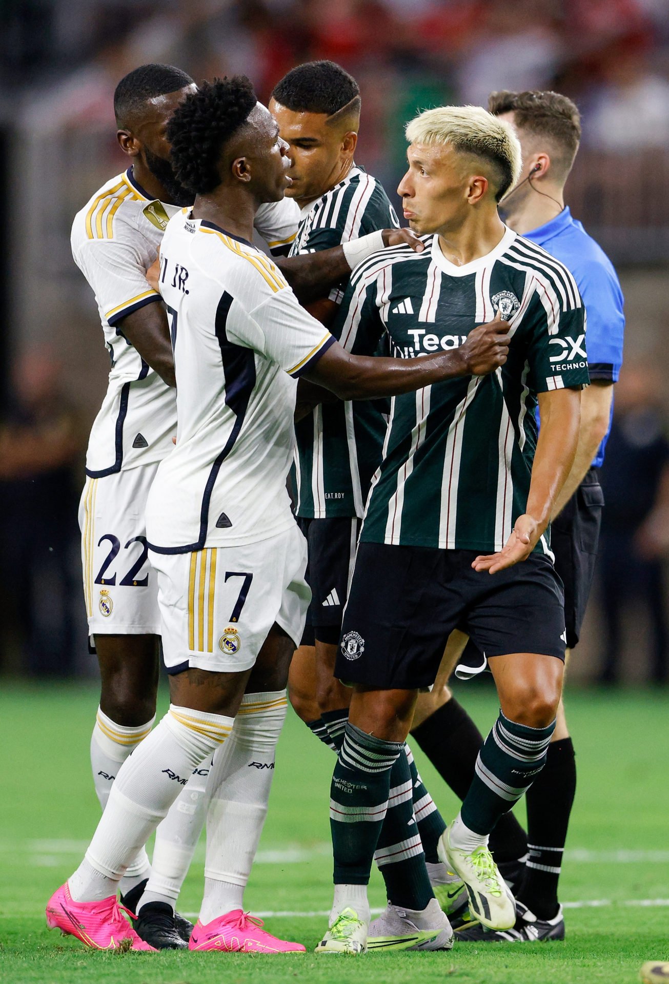 Bellingham To Chelsea? Man United Face Stiff Competition Bellingham To Chelsea? Man United Face Stiff Competition