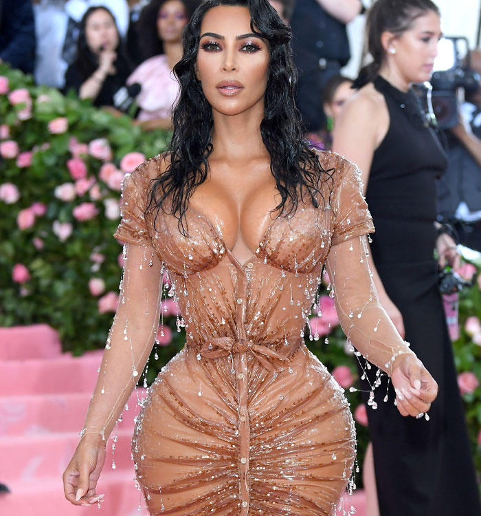 Bianca Censori Sparks Controversy With Revealing Outfit Bianca Censori Sparks Controversy With Revealing Outfit