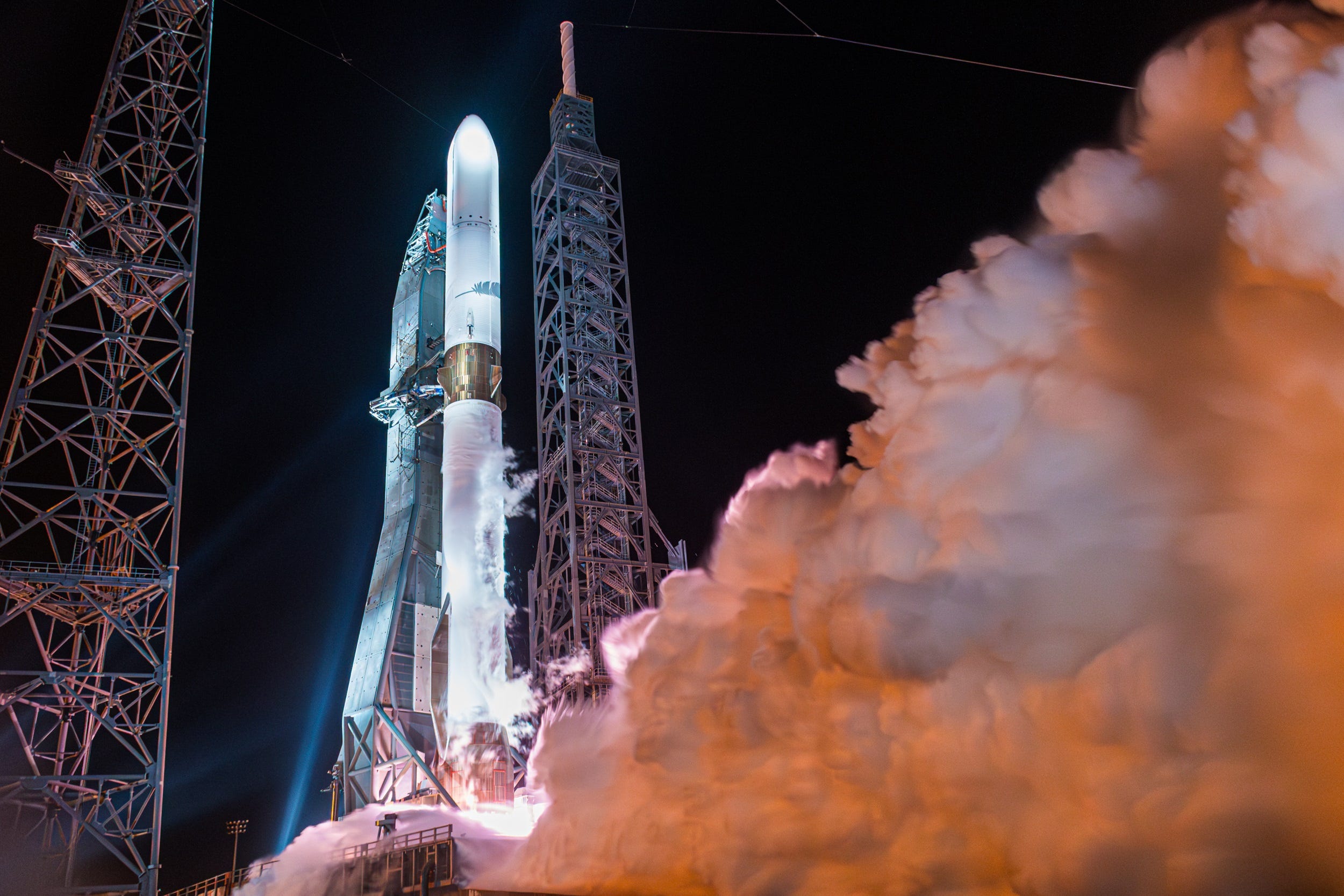 Blue Origin's New Glenn Launch Cancelled: Subsystem Failure Reported Blue Origin's New Glenn Launch Cancelled: Subsystem Failure Reported