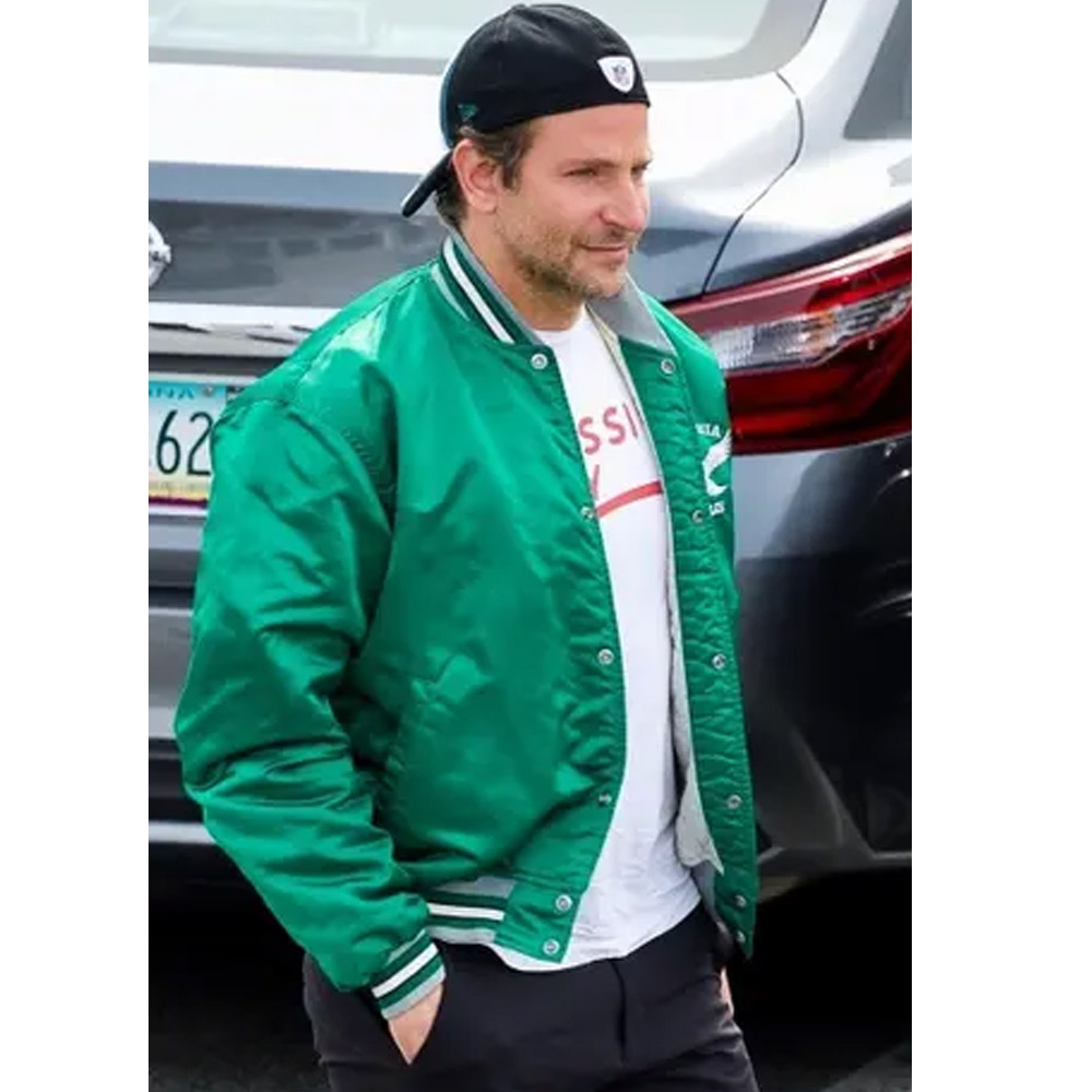 Bradley Cooper And Daughter Lea's Matching Green Jackets At Super Bowl 2025 Bradley Cooper And Daughter Lea's Matching Green Jackets At Super Bowl 2025