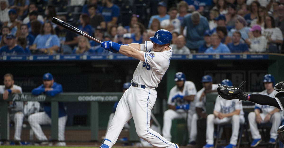 Brewers Edge Royals With 11th Inning Walk-Off Bunt Brewers Edge Royals With 11th Inning Walk-Off Bunt
