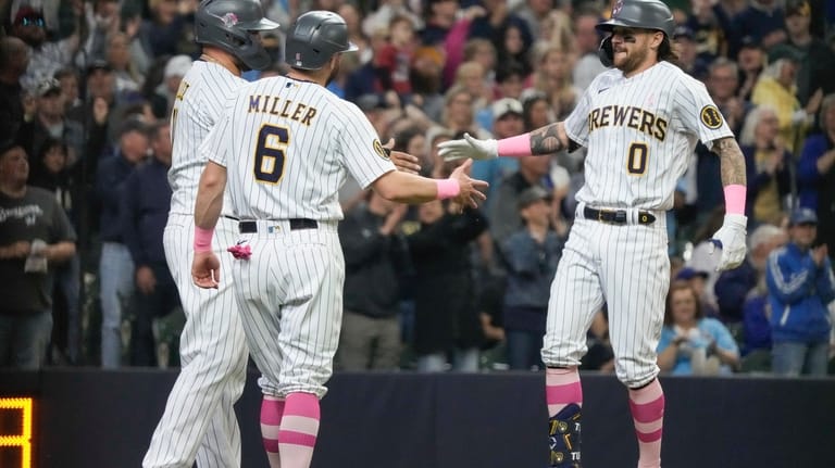 Brice Turang's Walk-Off Bunt: Brewers Defeat Royals