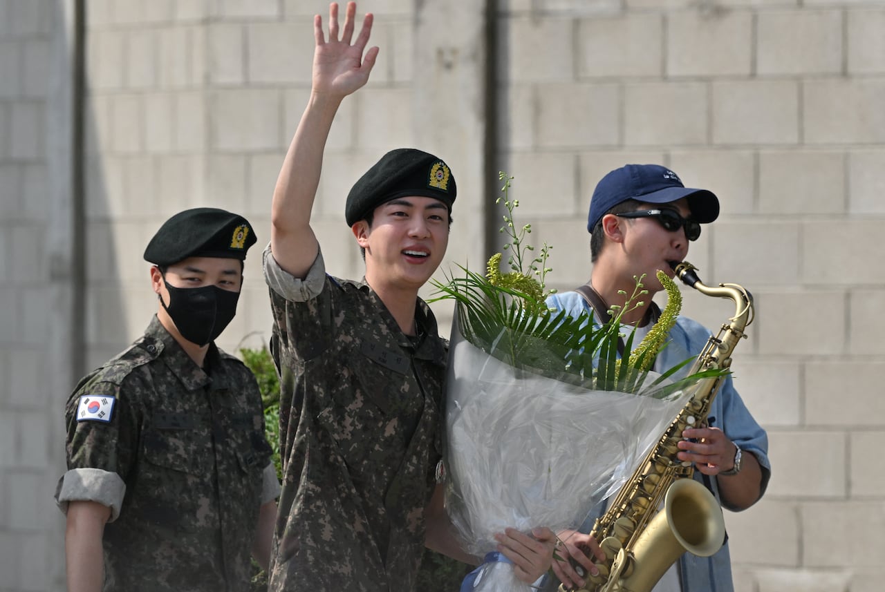 BTS: Tiempo De Regreso Tras El Servicio Militar BTS: Tiempo De Regreso Tras El Servicio Militar