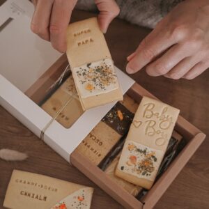 Cadeau Chocolaté Pour Le Premier Né De L’année Dans Une Boulangerie Normande Cadeau Chocolaté Pour Le Premier Né De L’année Dans Une Boulangerie Normande