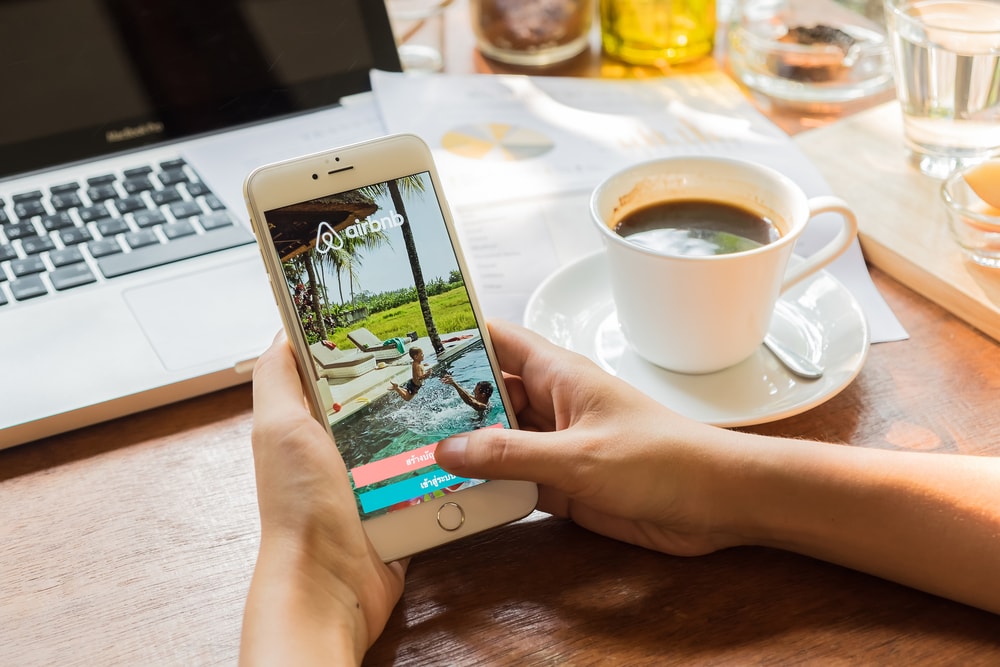 Canadian Travel Trends: Airbnb Domestic Bookings Up 20%