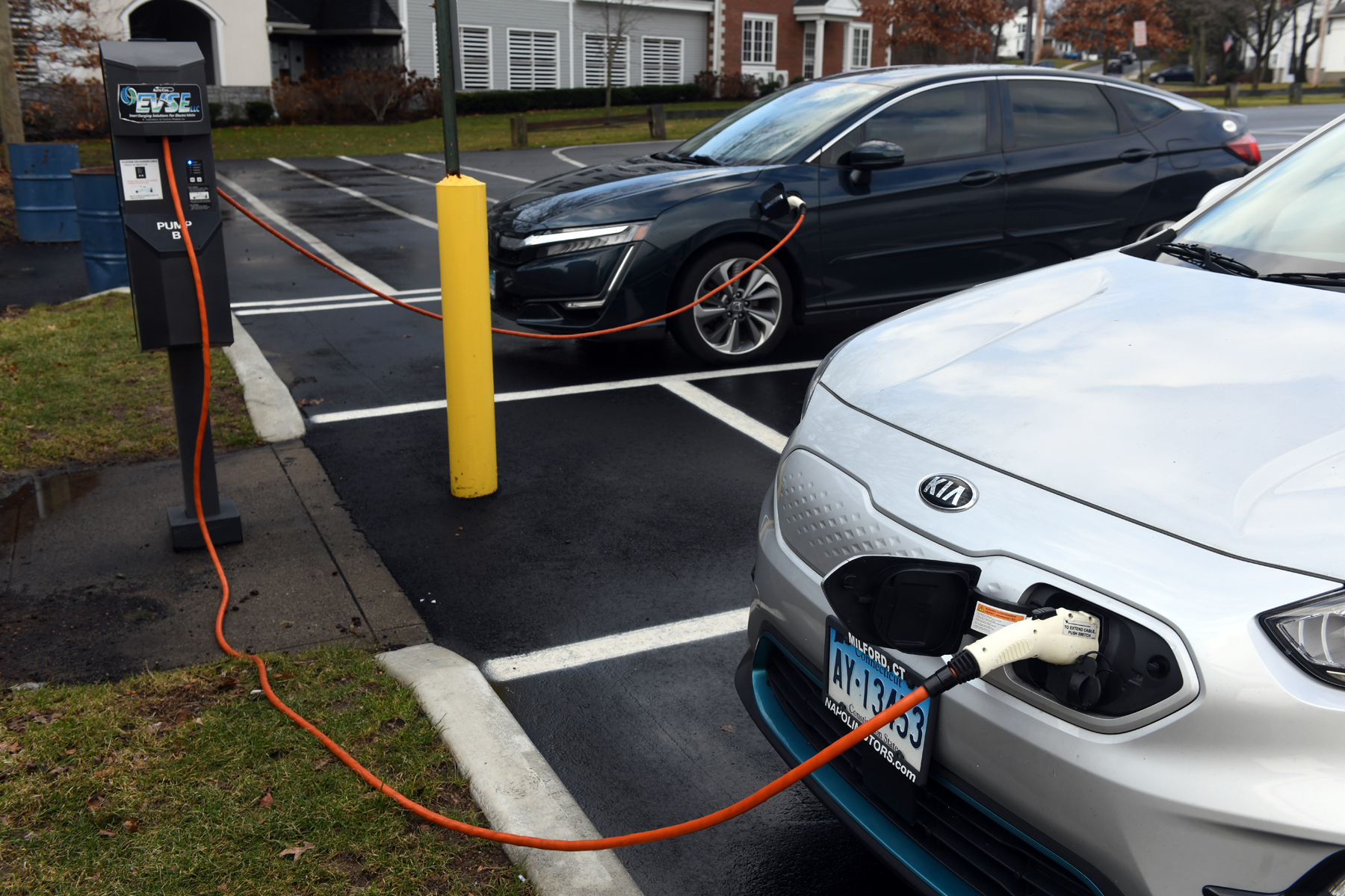 Car Dealerships Renew Their Resistance To Electric Vehicle Regulations Car Dealerships Renew Their Resistance To Electric Vehicle Regulations