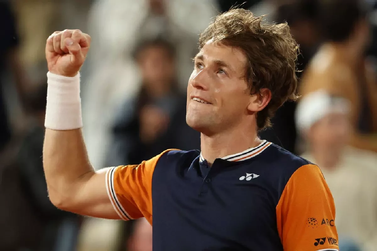 Casper Ruud's Knee Problem Leads To French Open 2025 Loss Against Nuno Borges Casper Ruud's Knee Problem Leads To French Open 2025 Loss Against Nuno Borges