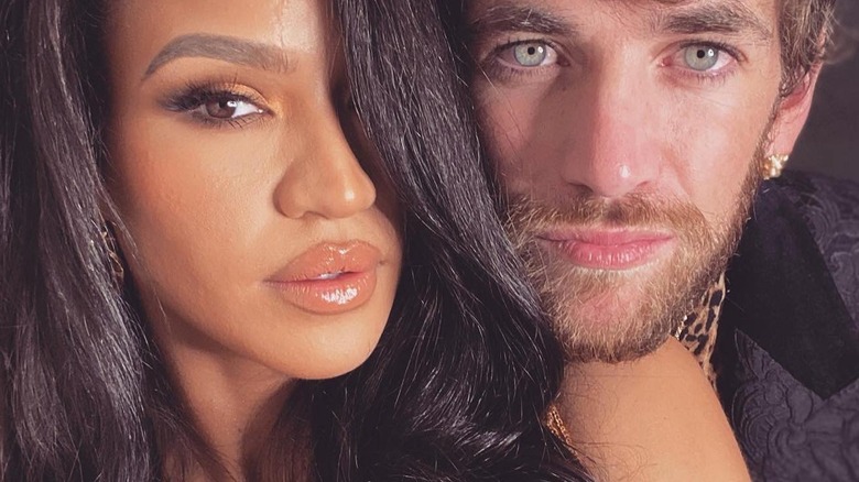 Cassie Ventura And Alex Fine's Red Carpet Appearance: Pregnant Cassie's Stylish Debut Cassie Ventura And Alex Fine's Red Carpet Appearance: Pregnant Cassie's Stylish Debut
