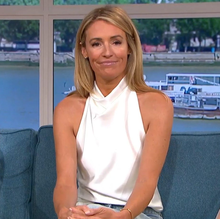 Cat Deeley's Perfect Spring Look: The Cream Pleated Midi Skirt Cat Deeley's Perfect Spring Look: The Cream Pleated Midi Skirt