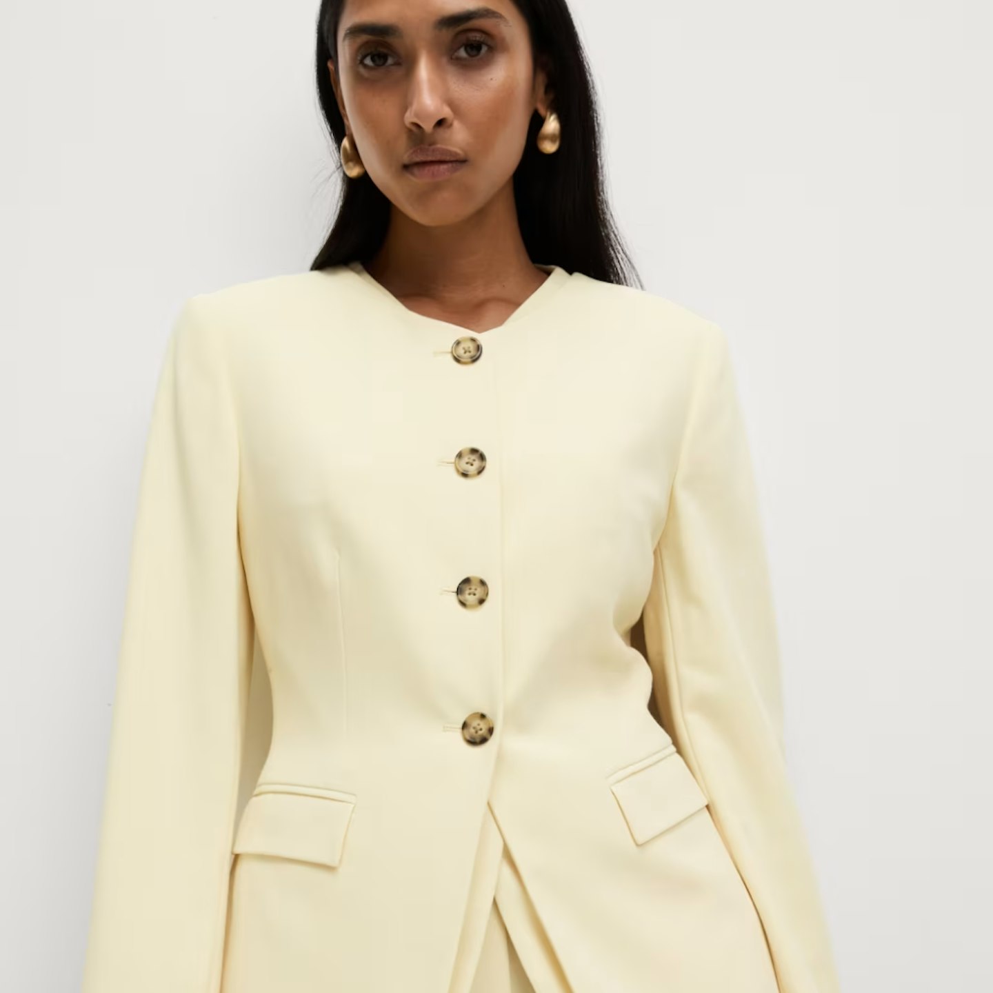 Cat Deeley's Stunning Butter Yellow Suit: Summer Office Style Inspiration Cat Deeley's Stunning Butter Yellow Suit: Summer Office Style Inspiration