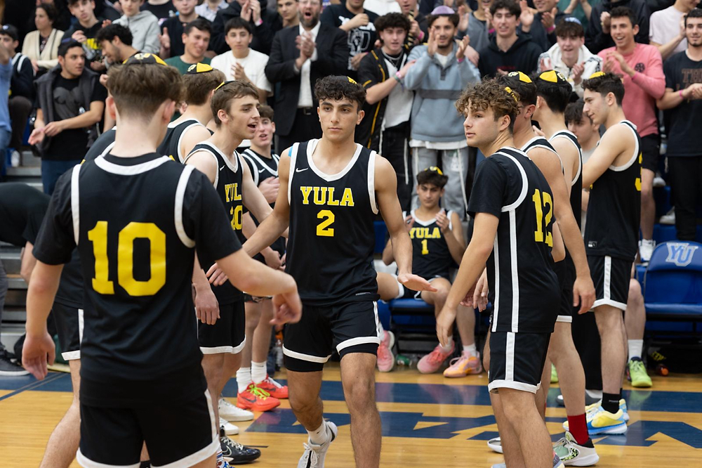 Cavaliers' 50th Win: Hunter's 32-Point Performance Fuels Overtime Triumph