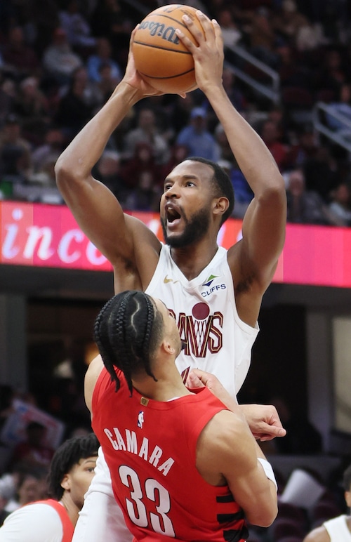 Cavs Beat Blazers In Overtime: Hunter's 32-Point Performance Fuels 10th Consecutive Victory