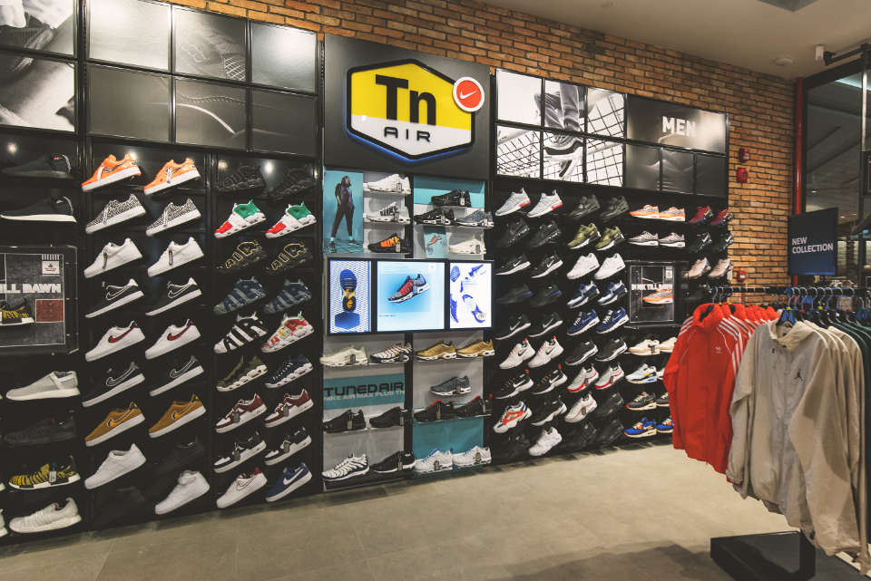 Celebrating Local Athletes: Foot Locker's Unique Summer Initiative Celebrating Local Athletes: Foot Locker's Unique Summer Initiative