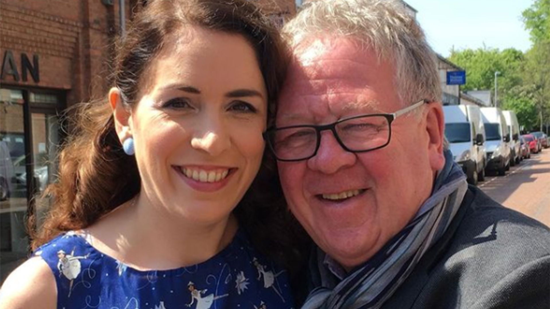 Celebrity Antiques Road Trip: Expert Tips For Buying And Selling Antiques Celebrity Antiques Road Trip: Expert Tips For Buying And Selling Antiques
