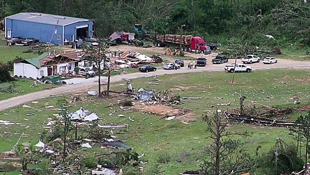 Central US Tornado Outbreak: Death Toll Rises To 25, Significant Damage Reported Central US Tornado Outbreak: Death Toll Rises To 25, Significant Damage Reported