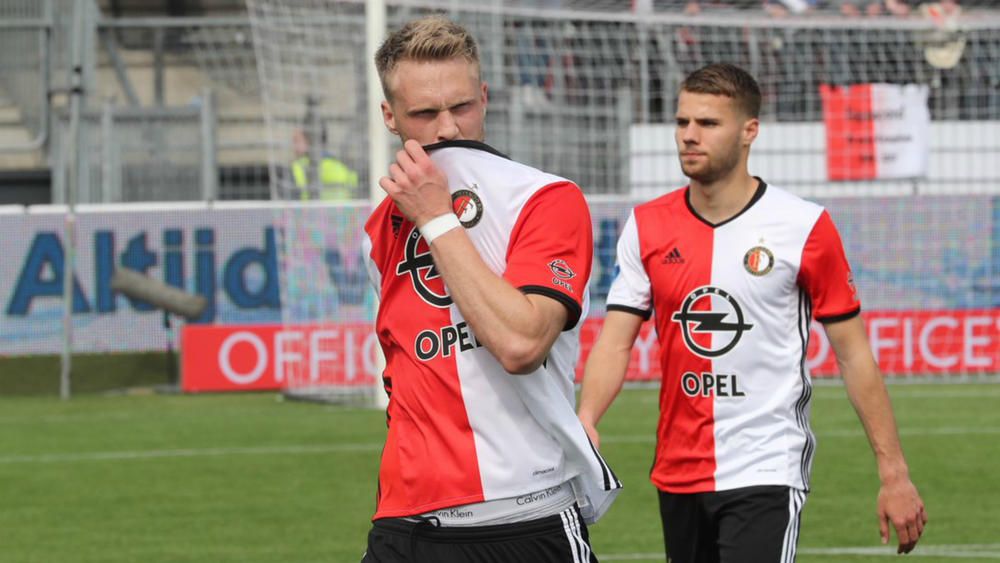 Close Eredivisie Title Race: Ajax Leads, Feyenoord And PSV Fight Back Close Eredivisie Title Race: Ajax Leads, Feyenoord And PSV Fight Back