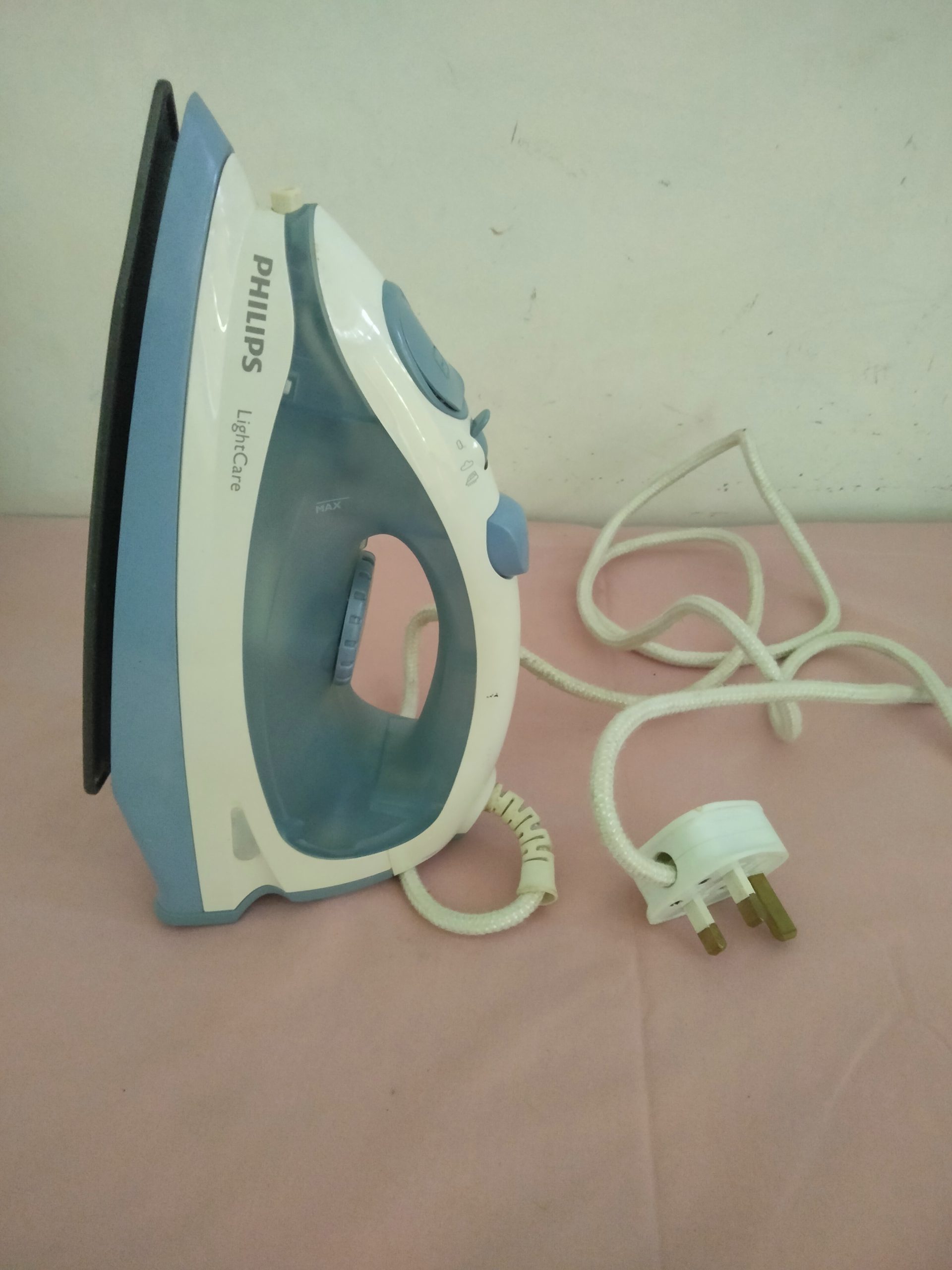Comparing The Best BLACK+DECKER Steam Irons On The Market Comparing The Best BLACK+DECKER Steam Irons On The Market