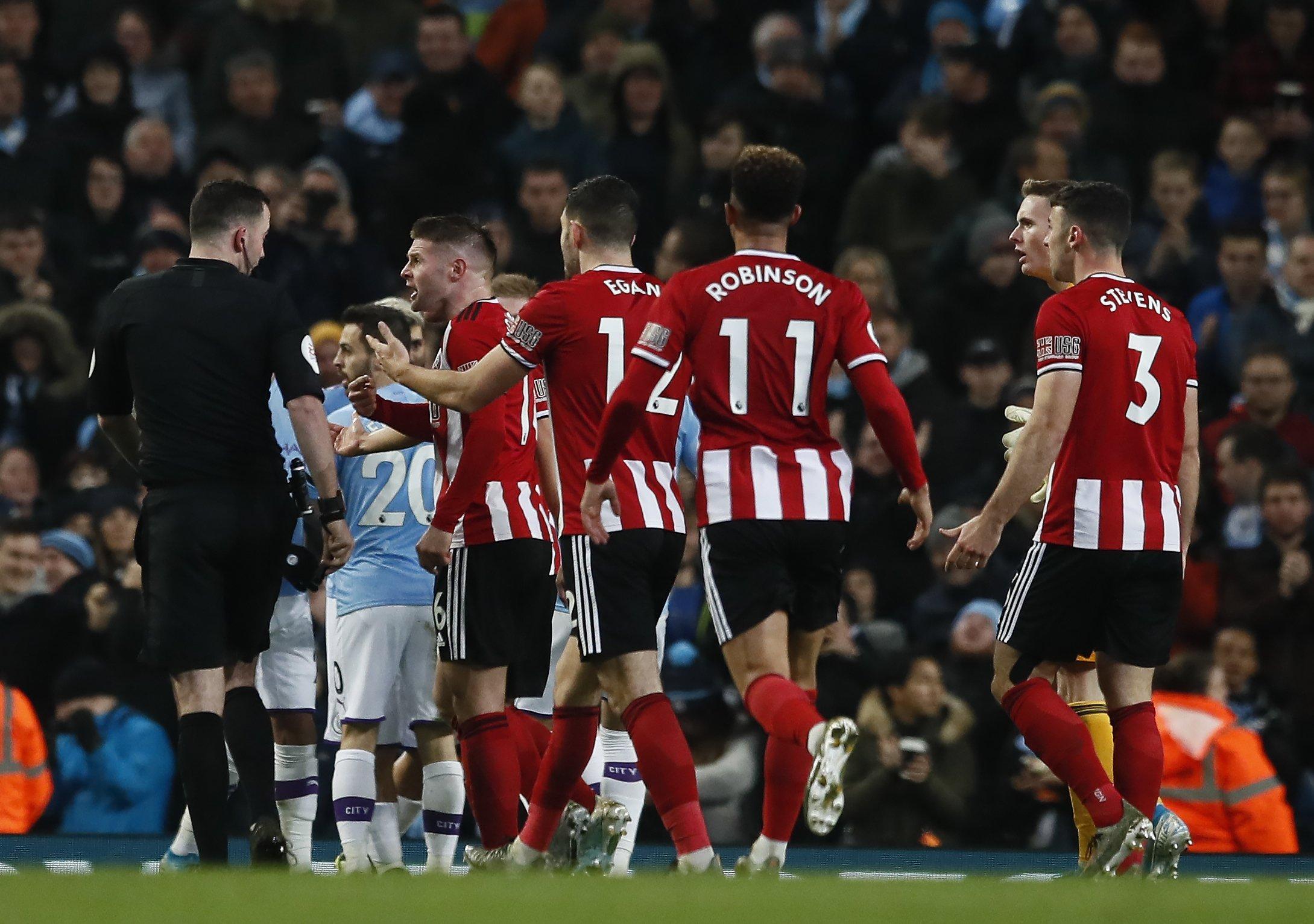 Controversial Decision: Sheffield United Player Avoids Red Card Against Leeds United Controversial Decision: Sheffield United Player Avoids Red Card Against Leeds United