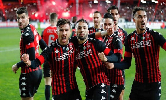 Coupe De La CAF: L'ASEC Mimosas Éliminée, La JSK Et L'USMA Décevantes Coupe De La CAF: L'ASEC Mimosas Éliminée, La JSK Et L'USMA Décevantes