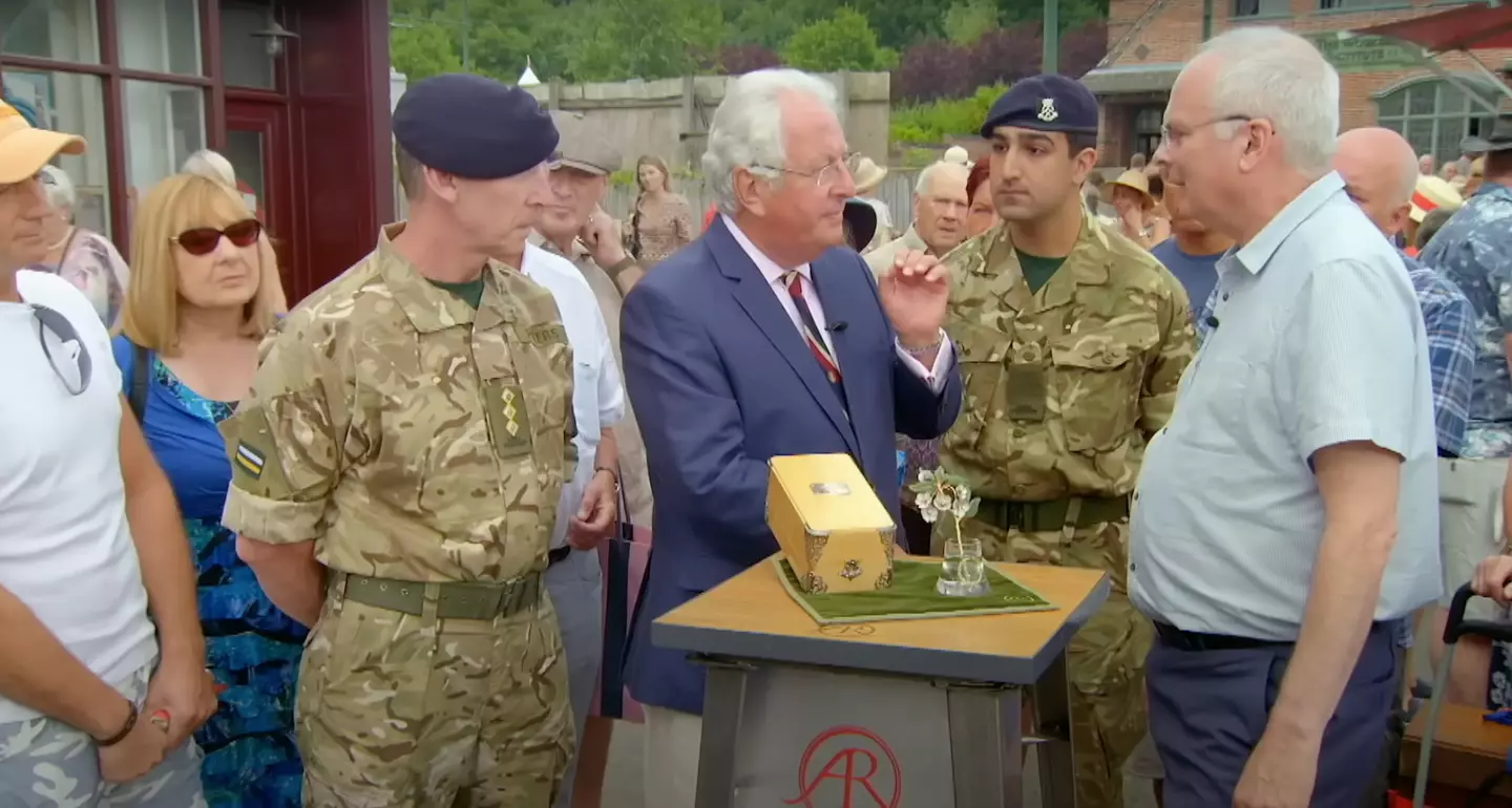 Couple Arrested Following Jaw-Dropping Antiques Roadshow Appraisal Couple Arrested Following Jaw-Dropping Antiques Roadshow Appraisal
