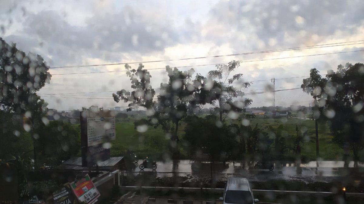 Cuaca Bandung Besok, 23 April 2024: Peringatan Hujan Hingga Sore Cuaca Bandung Besok, 23 April 2024: Peringatan Hujan Hingga Sore