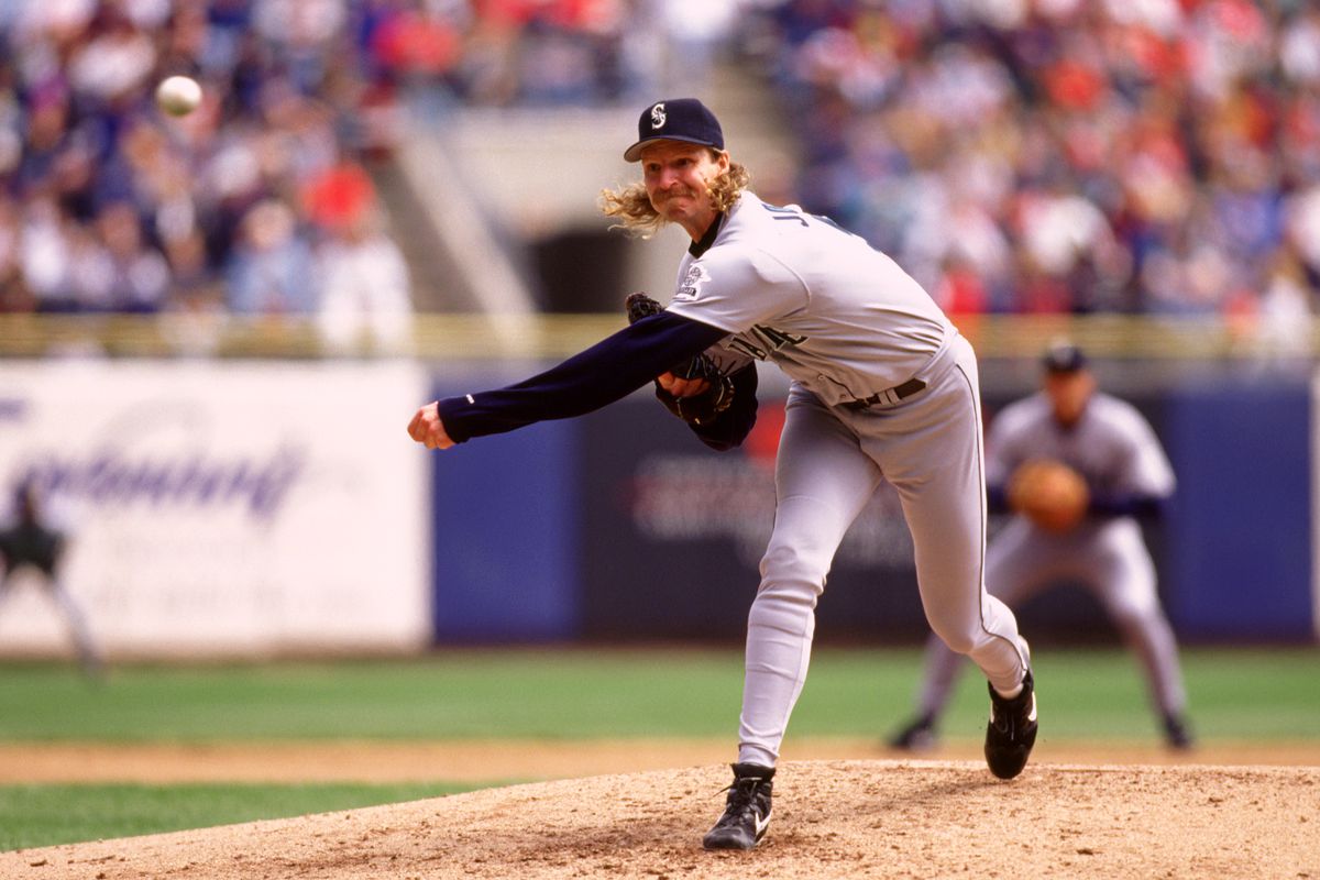 Cy Young Winner's Dominant April Performance: 9-Run Lead, Strikeouts, And Undying Fire